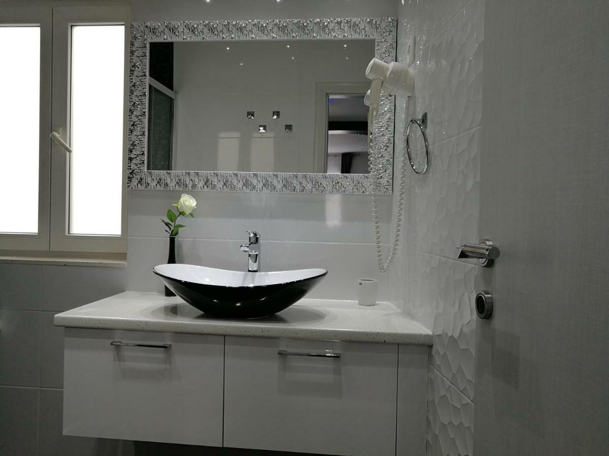 Palladium II City Center Apartments Макарска Экстерьер фото